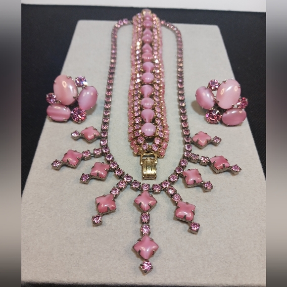 Vintage Set Unsigned Pink Givre Milk Glass Necklace Earrings Bracelet - Picture 2 of 14